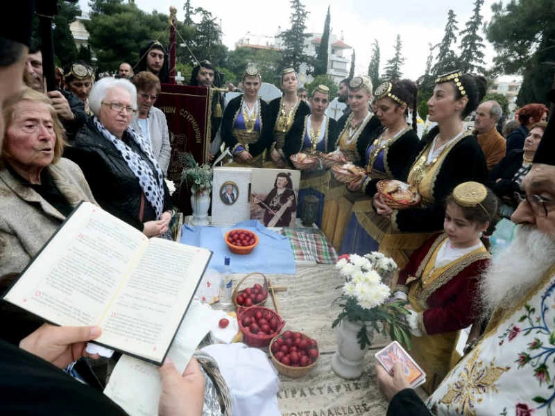 Γιατί σήμερα, Κυριακή του Θωμά, οι Πόντιοι τρώνε στους τάφους;